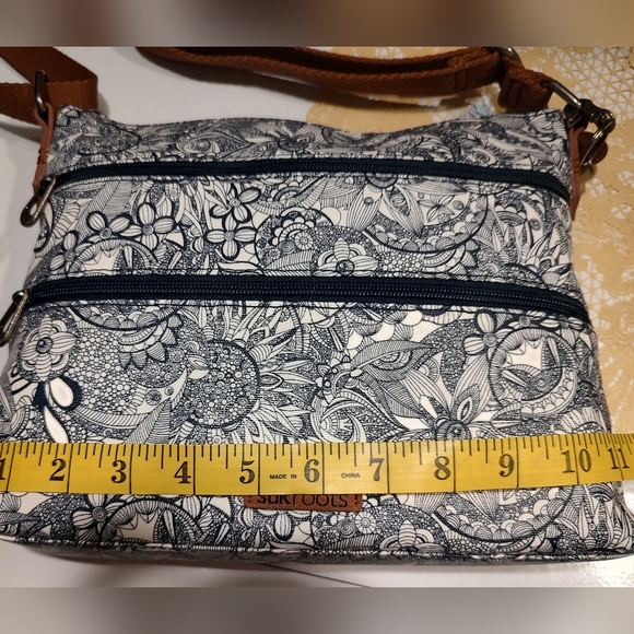 SAKROOTS Navy Spirit Desert 2 Artist Circle Crossbody Bag. New. - Picture 5 of 15